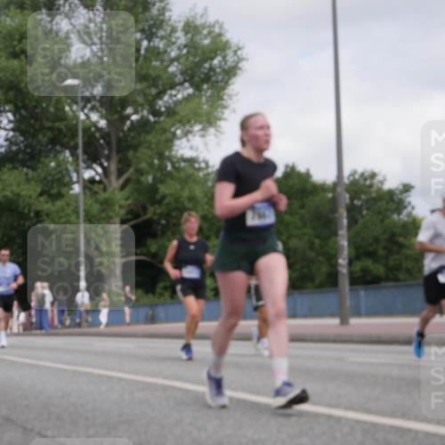 29.06.2025 - hella hamburg halbmarathon Luisa Fischer http://msf.ph/oto/8449237 29.06.2025 10:31:23 Kennedybrücke 5285, 5939, 6102, 7497, 7667, 7980, 10412, 10413 meine-sportfotos.de