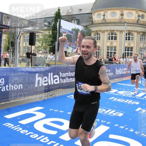 29.06.2025 - hella hamburg halbmarathon Michael Strokosch http://msf.ph/oto/8449320 29.06.2025 10:29:14 Ziel 3043, 8473, 10171, 16157, 19194 meine-sportfotos.de