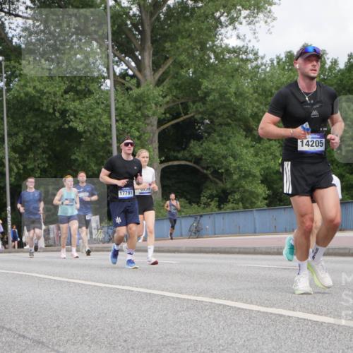 29.06.2025 - hella hamburg halbmarathon Luisa Fischer http://msf.ph/oto/8449431 29.06.2025 10:31:34 Kennedybrücke 11739, 04, 17791, 14205, 4834, 5604, 6102, 6259, 6345, 9642, 9716 meine-sportfotos.de