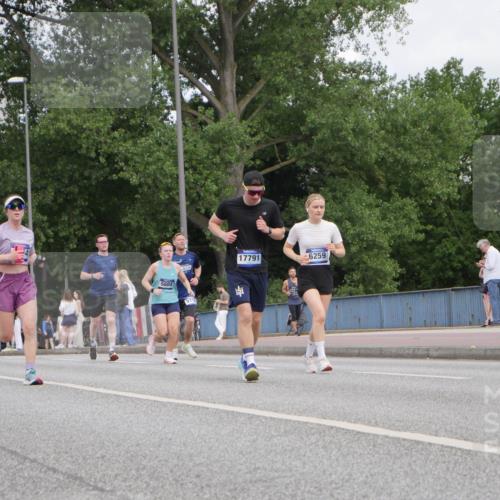29.06.2025 - hella hamburg halbmarathon Luisa Fischer http://msf.ph/oto/8449452 29.06.2025 10:31:35 Kennedybrücke 11739, 18291, 17791, 6259, 5604, 9716, 4834, 5604, 6102, 6259, 6345, 9642, 9716 meine-sportfotos.de