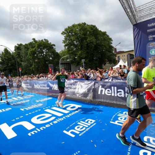 29.06.2025 - hella hamburg halbmarathon Zöllner http://msf.ph/oto/8449515 29.06.2025 10:58:44 Ziel 1319, 2619, 2656, 5675, 6592, 6595, 7659, 8322, 8929, 10943, 11605, 11846, 12862, 13512, 13694, 13880, 14266, 14902, 15197, 16189, 17839, 18501, 18587 meine-sportfotos.de