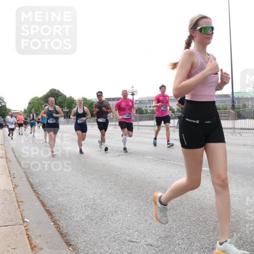 29.06.2025 - hella hamburg halbmarathon Lena Gebhardt http://msf.ph/oto/8449623 29.06.2025 10:30:43 Lombardsbrücke 2754, 275, 4198, 32, 21, 11984, 1059, 1472, 1647, 2268, 2505, 2569, 2754, 2755, 2901, 3131, 3281, 4198, 4575, 4819, 6344, 6556, 6620, 7071, 7120, 9576, 9830, 10880, 10989, 11981, 11984, 12349, 12350, 12384, 12460, 12461, 12687, 12688, 13418, 14095, 14216, 14421, 14803, 15299, 15466, 15757, 15789, 15938, 16504, 16791, 16864, 17742, 17966, 18362, 18671, 18795, 18860, 19052 meine-sportfotos.de
