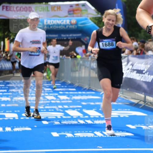 29.06.2025 - hella hamburg halbmarathon Strokosch-Dieckow http://msf.ph/oto/8449645 29.06.2025 10:38:17 Ziel 1042, 1688, 2849, 3431, 5091, 6095, 7110, 7743, 8002, 14688, 14992, 16075, 18584, 18761 meine-sportfotos.de