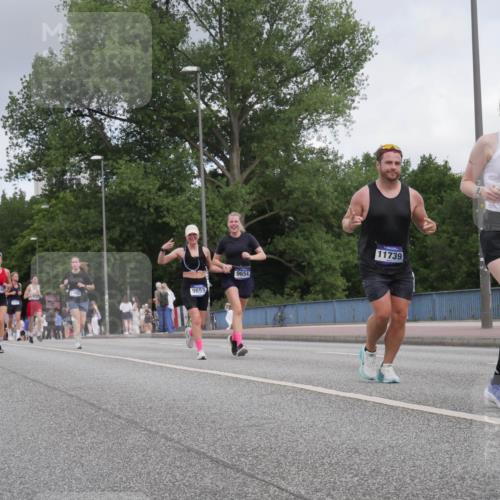 29.06.2025 - hella hamburg halbmarathon Luisa Fischer http://msf.ph/oto/8449652 29.06.2025 10:31:42 Kennedybrücke 9653, 9654, 11739, 13568, 2688, 4834, 5604, 6259, 6345, 7169, 9642, 9653, 9654, 9716 meine-sportfotos.de
