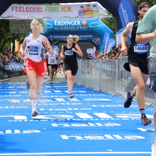 29.06.2025 - hella hamburg halbmarathon Strokosch-Dieckow http://msf.ph/oto/8449701 29.06.2025 10:38:15 Ziel 1042, 1688, 2849, 3431, 5091, 6095, 7110, 7743, 8002, 14688, 18584, 18986 meine-sportfotos.de