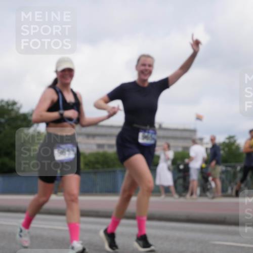 29.06.2025 - hella hamburg halbmarathon Luisa Fischer http://msf.ph/oto/8449703 29.06.2025 10:31:46 Kennedybrücke 9859, 2688, 3731, 5604, 7169, 9642, 9653, 9654, 9716 meine-sportfotos.de