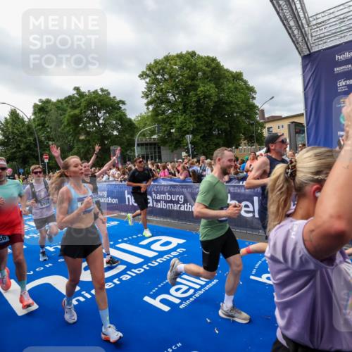 29.06.2025 - hella hamburg halbmarathon Zöllner http://msf.ph/oto/8449946 29.06.2025 10:58:50 Ziel 1319, 2488, 2656, 2840, 3859, 5277, 5675, 6720, 8807, 8929, 10268, 10539, 10943, 11605, 11846, 13512, 13880, 14266, 14902, 14965, 16189, 17405, 17630, 17839, 18232, 18954 meine-sportfotos.de