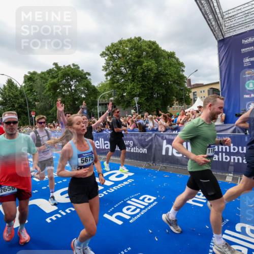 29.06.2025 - hella hamburg halbmarathon Zöllner http://msf.ph/oto/8449970 29.06.2025 10:58:50 Ziel 1319, 2488, 2656, 2840, 3859, 5277, 5675, 6720, 8807, 8929, 10268, 10539, 10943, 11605, 11846, 13512, 13880, 14266, 14902, 14965, 16189, 17405, 17630, 17839, 18232, 18954 meine-sportfotos.de