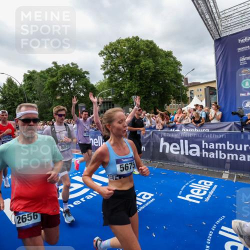 29.06.2025 - hella hamburg halbmarathon Zöllner http://msf.ph/oto/8449994 29.06.2025 10:58:50 Ziel 1319, 2488, 2656, 2840, 3859, 5277, 5675, 6720, 8807, 8929, 10268, 10539, 10943, 11605, 11846, 13512, 13880, 14266, 14902, 14965, 16189, 17405, 17630, 17839, 18232, 18954 meine-sportfotos.de