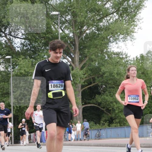 29.06.2025 - hella hamburg halbmarathon Luisa Fischer http://msf.ph/oto/8450034 29.06.2025 10:32:03 Kennedybrücke 166, 1309, 18626, 15952, 5718, 5847, 10434, 10808 meine-sportfotos.de