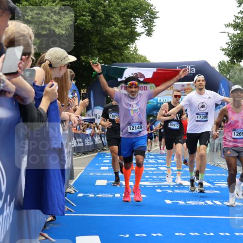 29.06.2025 - hella hamburg halbmarathon Strokosch-Dieckow http://msf.ph/oto/8450038 29.06.2025 10:48:29 Ziel 1163, 1176, 2213, 3747, 5362, 5421, 5528, 6081, 6923, 8216, 9262, 10000, 10860, 11451, 11579, 12149, 12549, 12690, 12840, 13962, 14033, 14990, 15573, 15808, 15917, 17395, 17855, 18251, 18790, 18815, 18923 meine-sportfotos.de