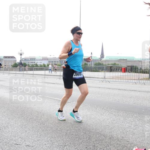 29.06.2025 - hella hamburg halbmarathon Lena Gebhardt http://msf.ph/oto/8450065 29.06.2025 10:30:46 Lombardsbrücke 9830, 2569, 1059, 1472, 1647, 2097, 2268, 2505, 2569, 2754, 2755, 2901, 3131, 3281, 4198, 4575, 4819, 6344, 6556, 6620, 7071, 7120, 7351, 8757, 9576, 9830, 10880, 10989, 11981, 11984, 12349, 12350, 12384, 12460, 12461, 12687, 12688, 14095, 14216, 14421, 14803, 15299, 15466, 15757, 15789, 15938, 16504, 16791, 16864, 17742, 17966, 18362, 18795, 18860, 19052 meine-sportfotos.de