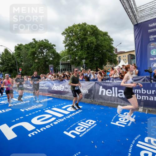 29.06.2025 - hella hamburg halbmarathon Zöllner http://msf.ph/oto/8450229 29.06.2025 10:58:53 Ziel 2159, 2488, 2840, 3859, 4632, 4833, 5277, 5885, 6720, 8807, 9156, 9353, 10268, 10539, 12734, 13880, 14266, 14673, 14902, 14965, 17405, 17630, 17839, 18232, 18954 meine-sportfotos.de