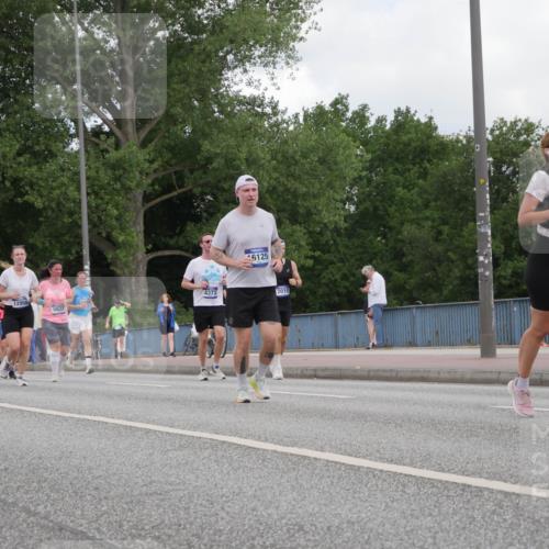 29.06.2025 - hella hamburg halbmarathon Luisa Fischer http://msf.ph/oto/8450244 29.06.2025 10:32:10 Kennedybrücke 12958, 6632, 4373, 6125, 2010, 5841, 2010, 3179, 3717, 4373, 5167, 5847, 6632 meine-sportfotos.de