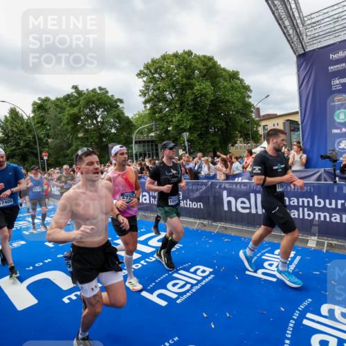 29.06.2025 - hella hamburg halbmarathon Zöllner http://msf.ph/oto/8450381 29.06.2025 10:58:55 Ziel 2159, 2488, 2840, 3859, 4632, 4833, 5277, 5885, 6438, 6720, 8807, 9156, 9353, 10268, 10518, 10539, 10788, 10915, 12734, 14673, 14965, 17405, 17630, 17931, 18180, 18232, 18954 meine-sportfotos.de