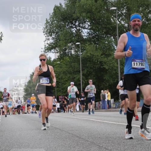 29.06.2025 - hella hamburg halbmarathon Luisa Fischer http://msf.ph/oto/8450508 29.06.2025 10:32:16 Kennedybrücke 3179, 11792, 1557, 2010, 3179, 3445, 3717, 4349, 4373, 5167, 5847, 6632, 9714, 10198 meine-sportfotos.de