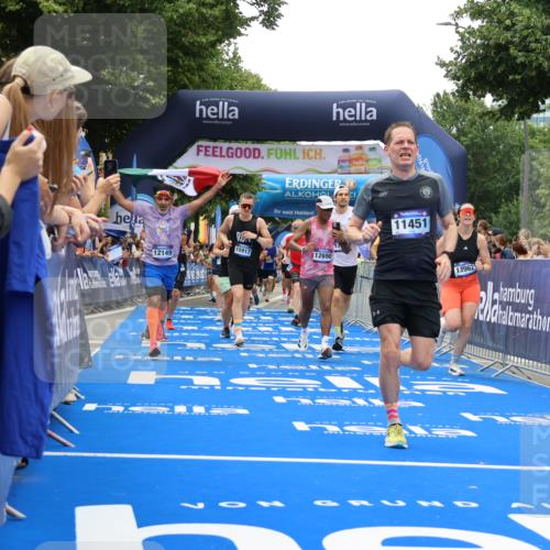 29.06.2025 - hella hamburg halbmarathon Strokosch-Dieckow http://msf.ph/oto/8450521 29.06.2025 10:48:28 Ziel 1163, 1176, 1537, 2213, 3747, 5129, 5362, 5421, 5528, 6081, 6923, 8216, 9262, 10000, 10860, 11451, 11579, 12149, 12549, 12690, 12840, 13962, 14033, 14990, 15573, 15808, 15917, 17395, 17745, 17855, 18251, 18790, 18815, 18923 meine-sportfotos.de
