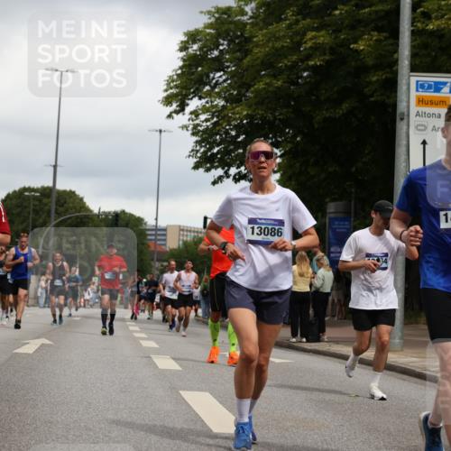 29.06.2025 - hella hamburg halbmarathon Yannick Fuchs http://msf.ph/oto/8450525 29.06.2025 10:55:36 20KM 2086, 2391, 2591, 3400, 4068, 5839, 5870, 6391, 7033, 7049, 7757, 8364, 8531, 8590, 9453, 9752, 9932, 10031, 10177, 10746, 11465, 11515, 12125, 12787, 13064, 13086, 13491, 13699, 14605, 14628, 15008, 15252, 15520, 15539, 15733, 16128, 16145, 16614, 18551 meine-sportfotos.de