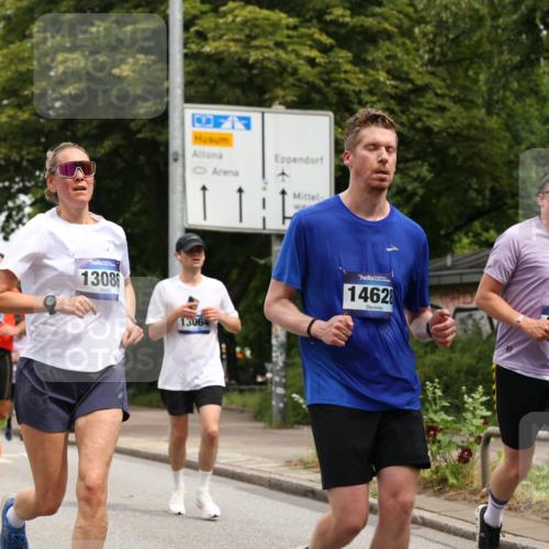 29.06.2025 - hella hamburg halbmarathon Yannick Fuchs http://msf.ph/oto/8450593 29.06.2025 10:55:36 20KM 2086, 2391, 2591, 3400, 4068, 5839, 5870, 6391, 7033, 7049, 7757, 8364, 8531, 8590, 9453, 9752, 9932, 10031, 10177, 10746, 11465, 11515, 12125, 12787, 13064, 13086, 13491, 13699, 14605, 14628, 15008, 15252, 15520, 15539, 15733, 16128, 16145, 16614, 18551 meine-sportfotos.de