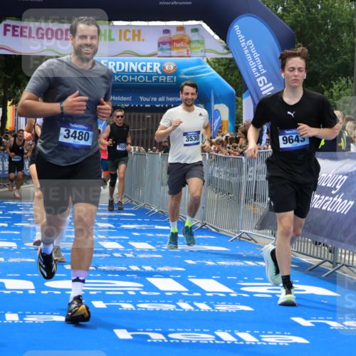 29.06.2025 - hella hamburg halbmarathon Strokosch-Dieckow http://msf.ph/oto/8450630 29.06.2025 10:37:55 Ziel 2404, 3480, 3530, 7229, 8091, 9643, 10793, 11049, 11952, 12915, 13148, 13900, 15303, 16698, 18103, 18529 meine-sportfotos.de