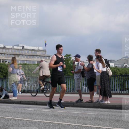 29.06.2025 - hella hamburg halbmarathon Luisa Fischer http://msf.ph/oto/8450636 29.06.2025 09:49:50 Kennedybrücke 14385, 1217, 2121, 2404, 2774, 5961, 8366, 8395, 9171 meine-sportfotos.de