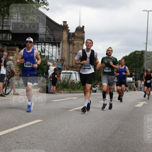 29.06.2025 - hella hamburg halbmarathon Yannick Fuchs http://msf.ph/oto/8450667 29.06.2025 10:55:38 20KM 1138, 2086, 2391, 2591, 3400, 4068, 5839, 5870, 6391, 7033, 7049, 7757, 8364, 8531, 8590, 9297, 9752, 9932, 10031, 10177, 10194, 10746, 11465, 12125, 12787, 13064, 13086, 13491, 13699, 14605, 14628, 15008, 15252, 15520, 15539, 15733, 16128, 16145, 16614, 18551 meine-sportfotos.de