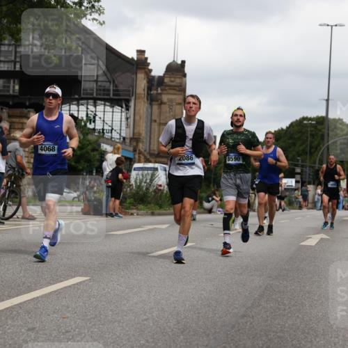 29.06.2025 - hella hamburg halbmarathon Yannick Fuchs http://msf.ph/oto/8450705 29.06.2025 10:55:38 20KM 1138, 2086, 2391, 2591, 3400, 4068, 5839, 5870, 6391, 7033, 7049, 7757, 8364, 8531, 8590, 9297, 9752, 9932, 10031, 10177, 10194, 10746, 11465, 12125, 12787, 13064, 13086, 13491, 13699, 14605, 14628, 15008, 15252, 15520, 15539, 15733, 16128, 16145, 16614, 18551 meine-sportfotos.de
