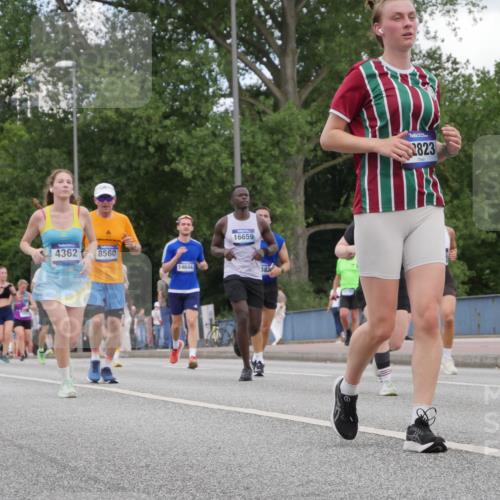29.06.2025 - hella hamburg halbmarathon Luisa Fischer http://msf.ph/oto/8450720 29.06.2025 10:32:27 Kennedybrücke 5246, 5311, 4362, 8560, 14644, 16659, 382, 2823, 1518, 1557, 4349, 4362, 4395, 6285, 7832, 8560 meine-sportfotos.de