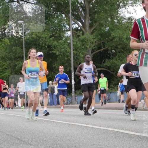 29.06.2025 - hella hamburg halbmarathon Luisa Fischer http://msf.ph/oto/8450731 29.06.2025 10:32:28 Kennedybrücke 1694, 5249, 3311, 5250, 1362, 14644, 16659, 12780, 11269, 823, 1518, 3311, 4349, 4362, 4395, 6285, 7832, 8560 meine-sportfotos.de
