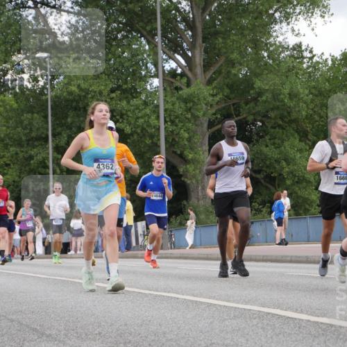 29.06.2025 - hella hamburg halbmarathon Luisa Fischer http://msf.ph/oto/8450745 29.06.2025 10:32:28 Kennedybrücke 1694, 5250, 4362, 14644, 6659, 1666, 11269, 4395, 1518, 3311, 4349, 4362, 4395, 6285, 7832, 8560 meine-sportfotos.de
