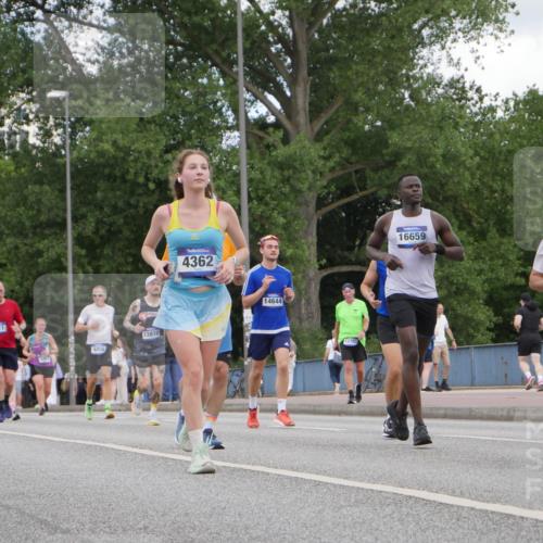 29.06.2025 - hella hamburg halbmarathon Luisa Fischer http://msf.ph/oto/8450769 29.06.2025 10:32:29 Kennedybrücke 3311, 5250, 13810, 4362, 14644, 12780, 16659, 16662, 1518, 3311, 4362, 4395, 6285, 7832, 8560 meine-sportfotos.de
