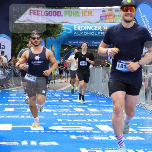 29.06.2025 - hella hamburg halbmarathon Strokosch-Dieckow http://msf.ph/oto/8450770 29.06.2025 10:37:52 Ziel 2196, 2404, 3480, 3530, 7229, 9171, 9643, 10793, 12915, 13148, 13900, 15303, 18103, 18276, 18277, 18529 meine-sportfotos.de