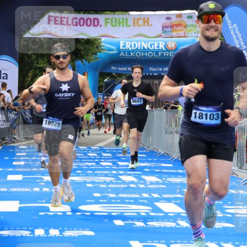 29.06.2025 - hella hamburg halbmarathon Strokosch-Dieckow http://msf.ph/oto/8450804 29.06.2025 10:37:52 Ziel 2196, 2404, 3480, 3530, 7229, 9171, 9643, 10793, 12915, 13148, 13900, 15303, 18103, 18276, 18277, 18529 meine-sportfotos.de