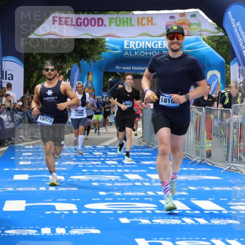 29.06.2025 - hella hamburg halbmarathon Strokosch-Dieckow http://msf.ph/oto/8450833 29.06.2025 10:37:51 Ziel 1615, 2196, 2404, 3480, 3530, 7229, 9171, 9643, 10793, 13148, 13900, 15303, 18103, 18276, 18277, 18529 meine-sportfotos.de