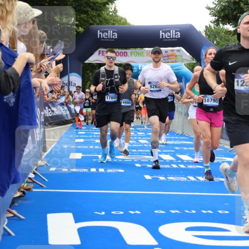 29.06.2025 - hella hamburg halbmarathon Strokosch-Dieckow http://msf.ph/oto/8450920 29.06.2025 10:48:24 Ziel 1537, 3747, 5129, 5362, 5528, 6081, 6923, 7367, 8216, 9262, 9770, 10000, 10860, 11451, 11467, 12149, 12549, 12690, 12840, 13962, 14033, 14990, 15735, 15808, 15917, 17395, 17745, 17855, 17982, 18251, 18790, 18923 meine-sportfotos.de