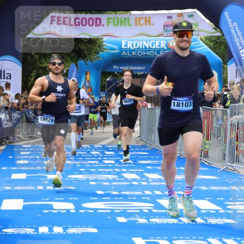 29.06.2025 - hella hamburg halbmarathon Strokosch-Dieckow http://msf.ph/oto/8450971 29.06.2025 10:37:52 Ziel 2196, 2404, 3480, 3530, 7229, 9171, 9643, 10793, 12915, 13148, 13900, 15303, 18103, 18276, 18277, 18529 meine-sportfotos.de