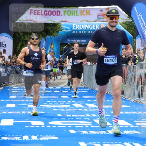29.06.2025 - hella hamburg halbmarathon Strokosch-Dieckow http://msf.ph/oto/8450998 29.06.2025 10:37:52 Ziel 2196, 2404, 3480, 3530, 7229, 9171, 9643, 10793, 12915, 13148, 13900, 15303, 18103, 18276, 18277, 18529 meine-sportfotos.de