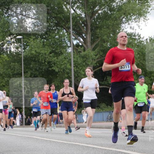 29.06.2025 - hella hamburg halbmarathon Luisa Fischer http://msf.ph/oto/8451009 29.06.2025 10:32:36 Kennedybrücke 15266, 11376, 15143, 12216, 1869, 031, 10068, 1694, 3311, 12780, 5250, 1694, 2699, 3311, 4700, 5249, 5250, 8560, 10068 meine-sportfotos.de