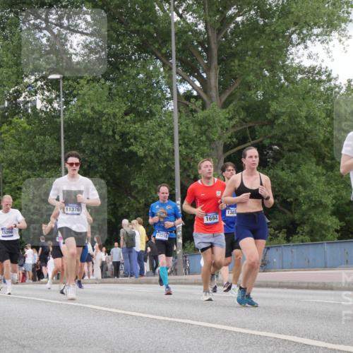 29.06.2025 - hella hamburg halbmarathon Luisa Fischer http://msf.ph/oto/8451074 29.06.2025 10:32:38 Kennedybrücke 2699, 154, 15266, 11376, 12216, 1694, 1303, 10068, 1694, 2699, 3311, 4700, 5063, 5249, 5250, 10068 meine-sportfotos.de