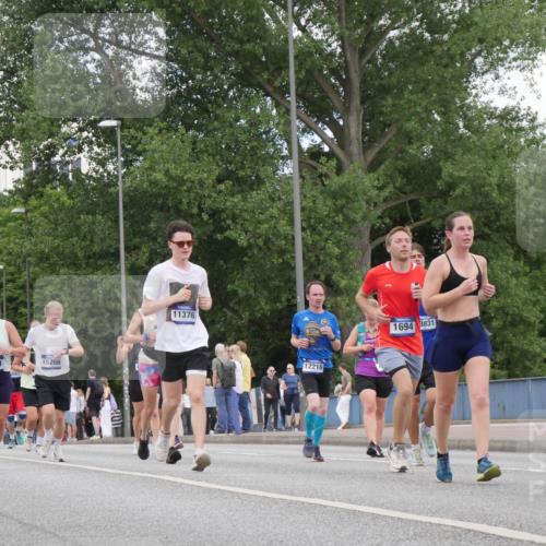 29.06.2025 - hella hamburg halbmarathon Luisa Fischer http://msf.ph/oto/8451104 29.06.2025 10:32:38 Kennedybrücke 11634, 2699, 15266, 11376, 12216, 1694, 3031, 1694, 2699, 3311, 4700, 5063, 5249, 5250, 10068 meine-sportfotos.de