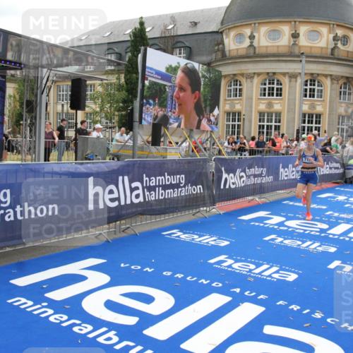 29.06.2025 - hella hamburg halbmarathon Michael Strokosch http://msf.ph/oto/8451110 29.06.2025 10:29:44 Ziel 6781, 7186, 13374, 16818, 18422, 18699, 19204 meine-sportfotos.de