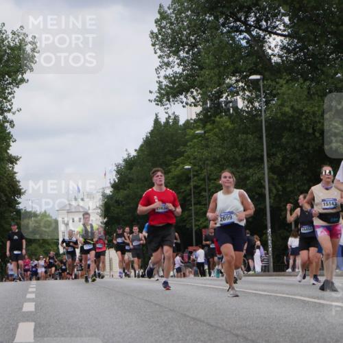 29.06.2025 - hella hamburg halbmarathon Luisa Fischer http://msf.ph/oto/8451113 29.06.2025 10:32:39 Kennedybrücke 1016, 18385, 634, 2699, 15452, 15143, 11376, 1694, 2699, 3311, 4700, 5063, 5249, 5250, 8388, 10068 meine-sportfotos.de