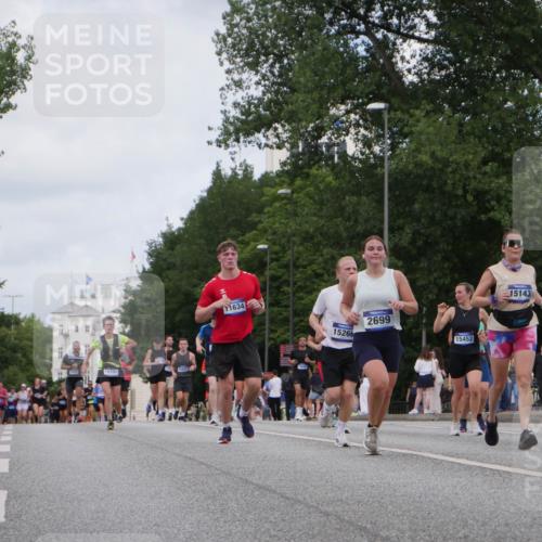 29.06.2025 - hella hamburg halbmarathon Luisa Fischer http://msf.ph/oto/8451133 29.06.2025 10:32:39 Kennedybrücke 18385, 5322, 1634, 15266, 2699, 15452, 15143, 11376, 1694, 2699, 3311, 4700, 5063, 5249, 5250, 8388, 10068 meine-sportfotos.de