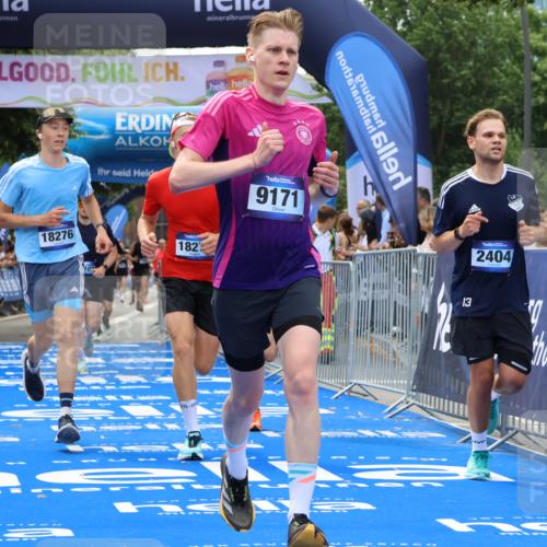 29.06.2025 - hella hamburg halbmarathon Strokosch-Dieckow http://msf.ph/oto/8451157 29.06.2025 10:37:48 Ziel 1505, 1615, 2196, 2404, 3480, 3530, 9171, 13148, 13595, 18103, 18276, 18277, 18529 meine-sportfotos.de