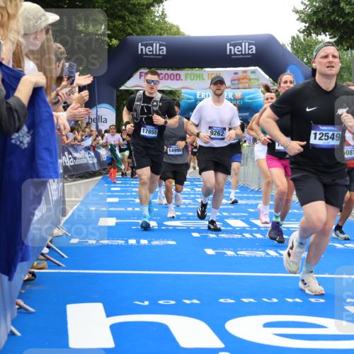 29.06.2025 - hella hamburg halbmarathon Strokosch-Dieckow http://msf.ph/oto/8451176 29.06.2025 10:48:24 Ziel 1537, 3747, 5129, 5362, 5528, 6081, 6923, 7367, 8216, 9262, 9770, 10000, 10860, 11451, 11467, 12149, 12549, 12690, 12840, 13962, 14033, 14990, 15735, 15808, 15917, 17395, 17745, 17855, 17982, 18251, 18790, 18923 meine-sportfotos.de