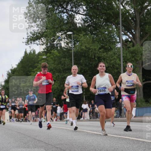 29.06.2025 - hella hamburg halbmarathon Luisa Fischer http://msf.ph/oto/8451181 29.06.2025 10:32:40 Kennedybrücke 8388, 18385, 11634, 15266, 2699, 2452, 1514, 11376, 1694, 1869, 2699, 3311, 4700, 5063, 5249, 5250, 8388, 10068 meine-sportfotos.de