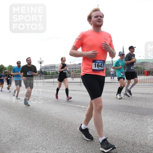 29.06.2025 - hella hamburg halbmarathon Lena Gebhardt http://msf.ph/oto/8451368 29.06.2025 10:30:54 Lombardsbrücke 1472, 3281, 1647, 7120, 187, 1059, 1472, 1647, 1773, 2097, 2268, 2505, 2569, 2754, 2755, 3131, 3281, 4198, 4561, 4575, 4819, 6195, 6344, 6556, 6620, 6787, 7071, 7120, 7351, 8757, 9576, 9830, 10989, 11981, 11984, 11988, 12384, 12460, 12461, 12627, 12687, 12688, 14095, 14216, 14421, 14803, 15299, 15466, 15589, 15757, 15789, 16504, 16791, 16864, 17224, 17463, 17509, 17742, 17966, 18362, 18795, 18860, 19052, 19226 meine-sportfotos.de
