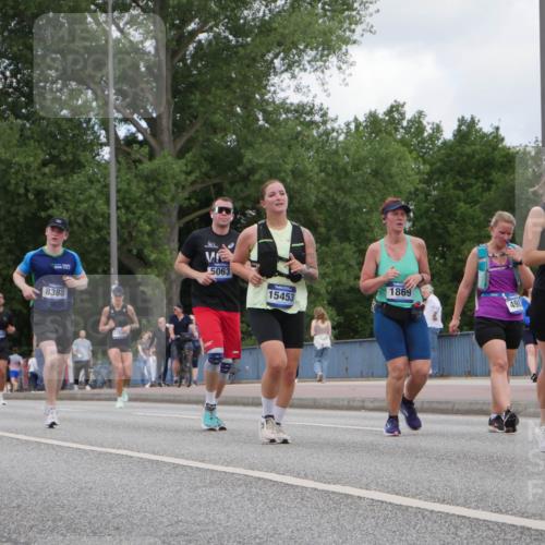 29.06.2025 - hella hamburg halbmarathon Luisa Fischer http://msf.ph/oto/8451419 29.06.2025 10:32:45 Kennedybrücke 8388, 5063, 15453, 1869, 498, 15452, 1869, 2699, 4700, 4982, 5063, 5249, 5322, 8388, 10162 meine-sportfotos.de