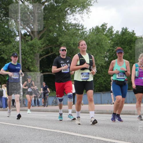 29.06.2025 - hella hamburg halbmarathon Luisa Fischer http://msf.ph/oto/8451442 29.06.2025 10:32:46 Kennedybrücke 18046, 3388, 12531, 5063, 15453, 1869, 4982, 1869, 4700, 4982, 5063, 5322, 8388, 10162 meine-sportfotos.de