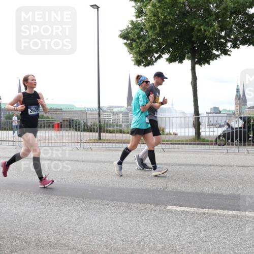 29.06.2025 - hella hamburg halbmarathon Lena Gebhardt http://msf.ph/oto/8451443 29.06.2025 10:30:55 Lombardsbrücke 2505, 1059, 1472, 1647, 1773, 2097, 2268, 2505, 2569, 2754, 2755, 3131, 3281, 4198, 4561, 4575, 4819, 6195, 6344, 6556, 6620, 6787, 7071, 7120, 7351, 8757, 9576, 9830, 10989, 11981, 11984, 11988, 12384, 12460, 12461, 12627, 12687, 12688, 14095, 14216, 14421, 14803, 15299, 15466, 15589, 15757, 15789, 16504, 16791, 17224, 17463, 17509, 17742, 17966, 18362, 18795, 18860, 19052, 19226 meine-sportfotos.de